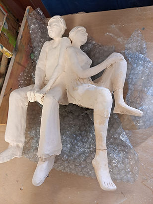 Week-ends Créatifs au Pays Basque Rejoignez les stages de sculpture sur terre animés par Isabelle Esnult et proposés par Fontaine Laborde. Ces ateliers de week-end pour adultes et adolescents au Centre Culturel El Hogar à Anglet vous permettront de découvrir et maîtriser l'art du modelage en terre.