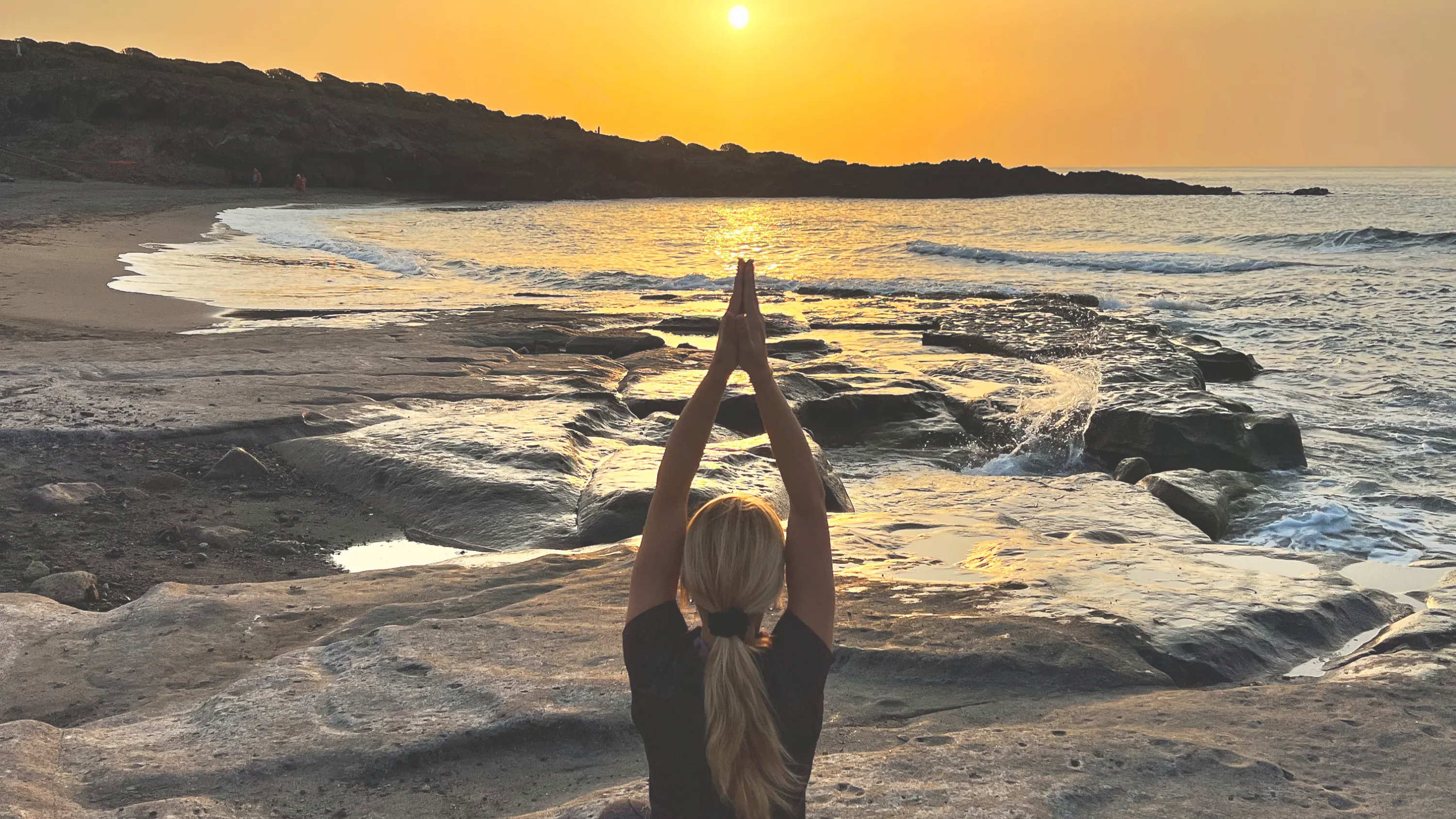 yoga_02_edited_edited.webp