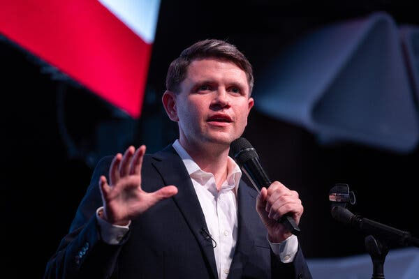 James Talarico: Miliarderzy niszczą Amerykę, a politycy odwracają uwagę od ich korupcji, atakując osoby transpłciowe