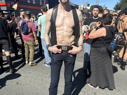 Scott Wiener, ma zastąpić Nancy Pelosi w Kongresie, popierany przez HRC, Victory Fund. 