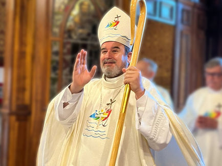 Biskup o duszpasterskim towarzyszeniu katolikom LGBT+ w duchu papieża Franciszka