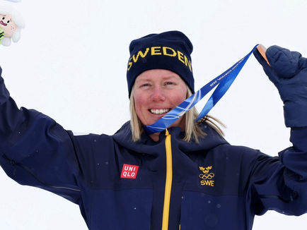 Broniąca tytułu Sandra Naeslund zdobywa brązowy medal w narciarstwie olimpijskim