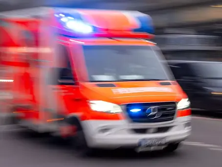 Brennendes Öl ins Klo gekippt: Münchner (22) schwer verletzt