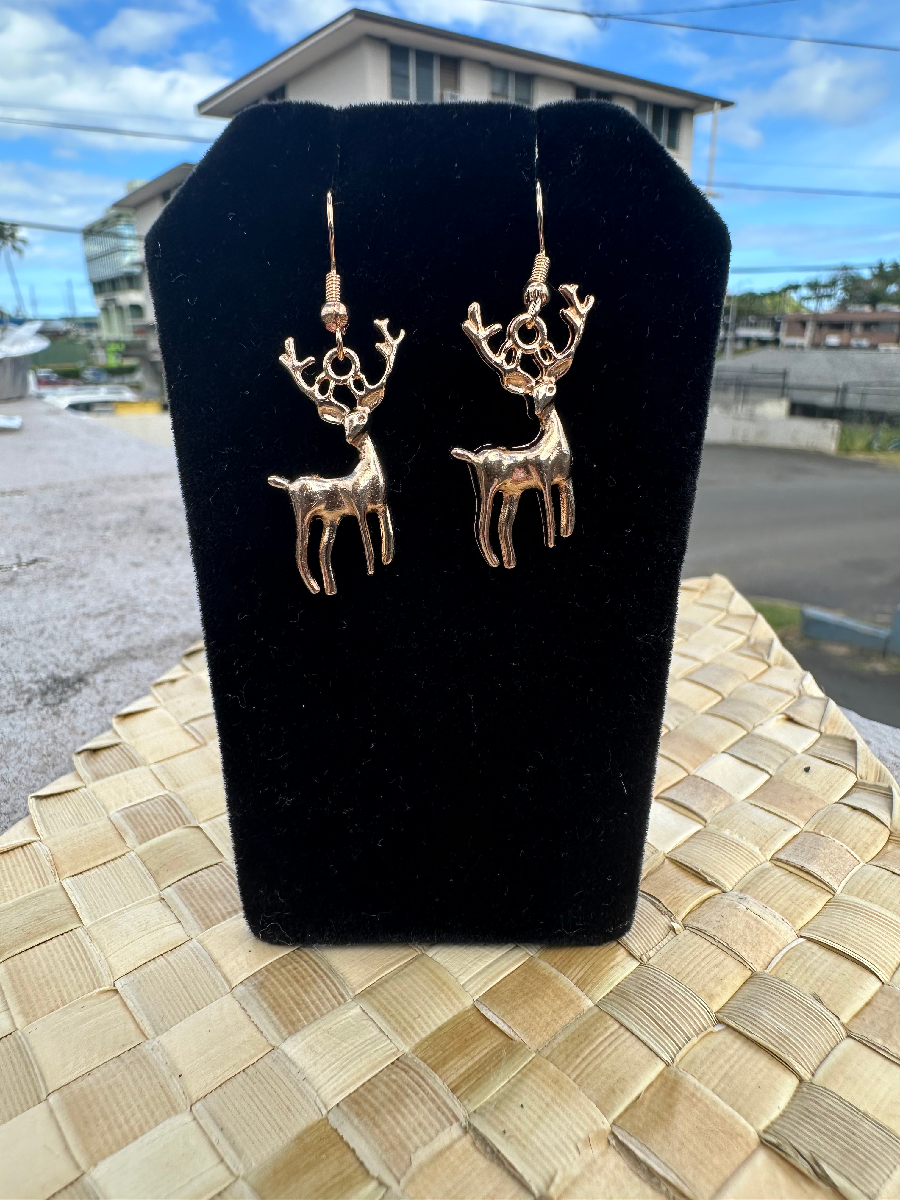 Dangling Reindeer (Gold)