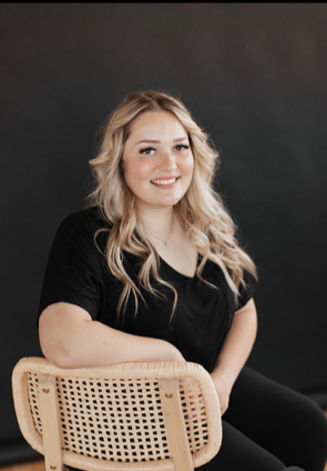 Kyza Millar is a master esthetician. Her services are eyelash extensions, lash lift and tints, permanent jewlery and makeup.