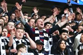Newcstle United supporters at St Jame's Parke rpresenting theNUFC Blog fan comunity