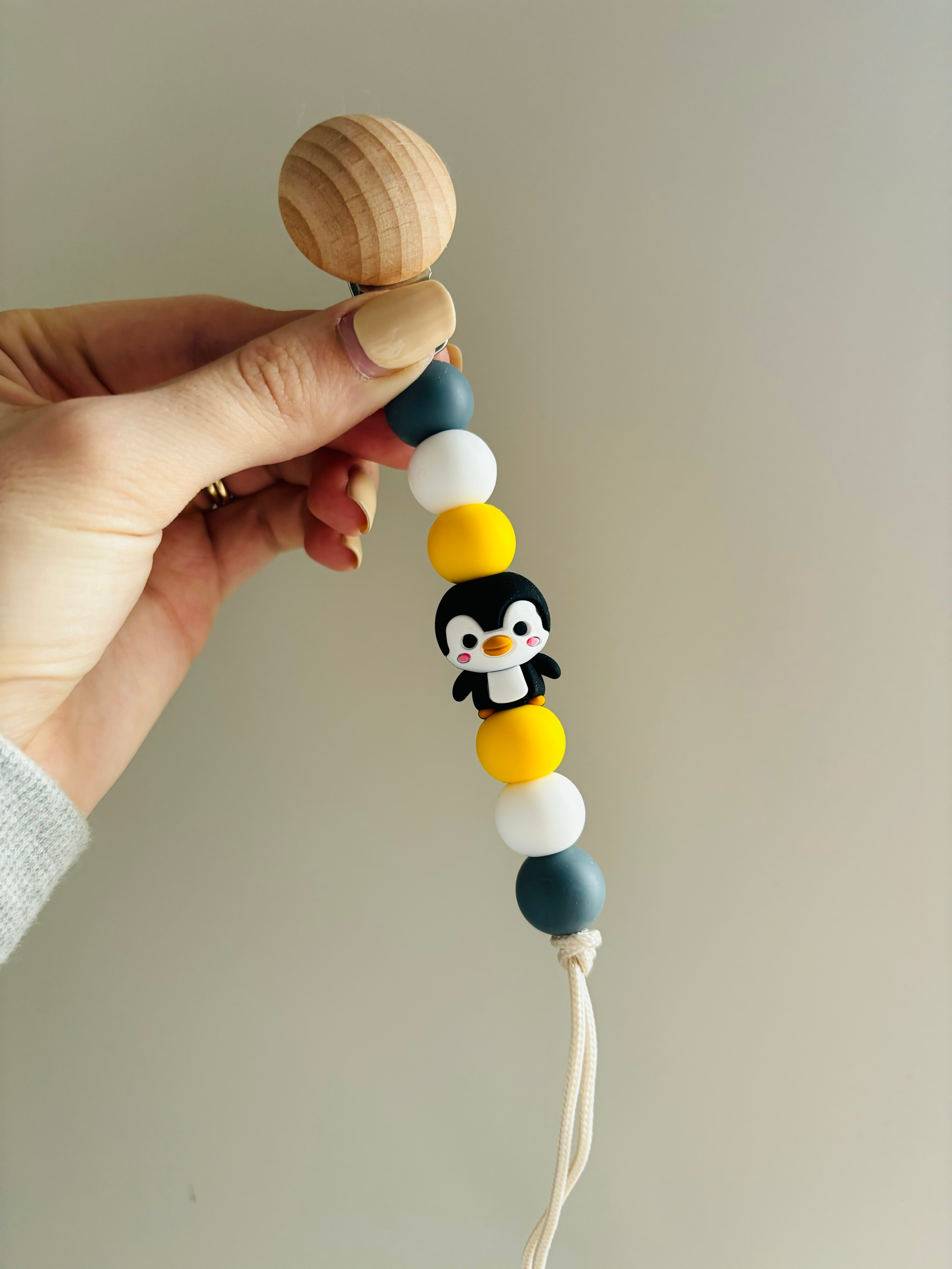 Penguin Paci teething clip