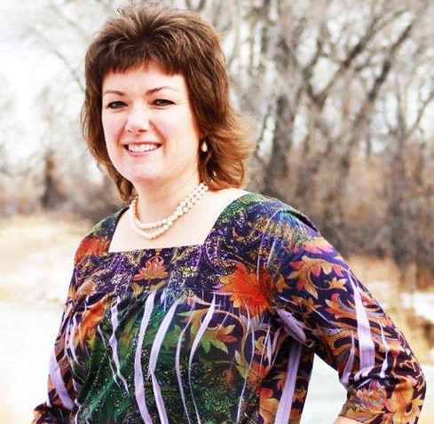 Broker Theresa Taylor photo.jpg