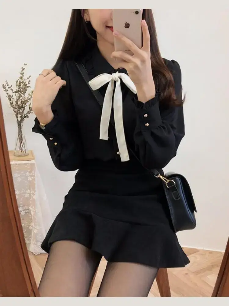 Thumbnail: Girls' blouses with bows, cute and delicate blouses with a Korean-style collar.