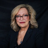 Donna Schroeder headshot_higherres_edite