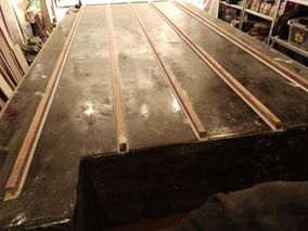Construction d'un carpboat: bandes anti-ragage sous la coque et peinture
