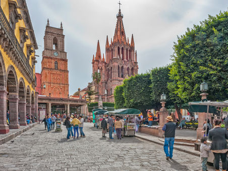 Why Americans and Canadians Are Moving to San Miguel de Allende