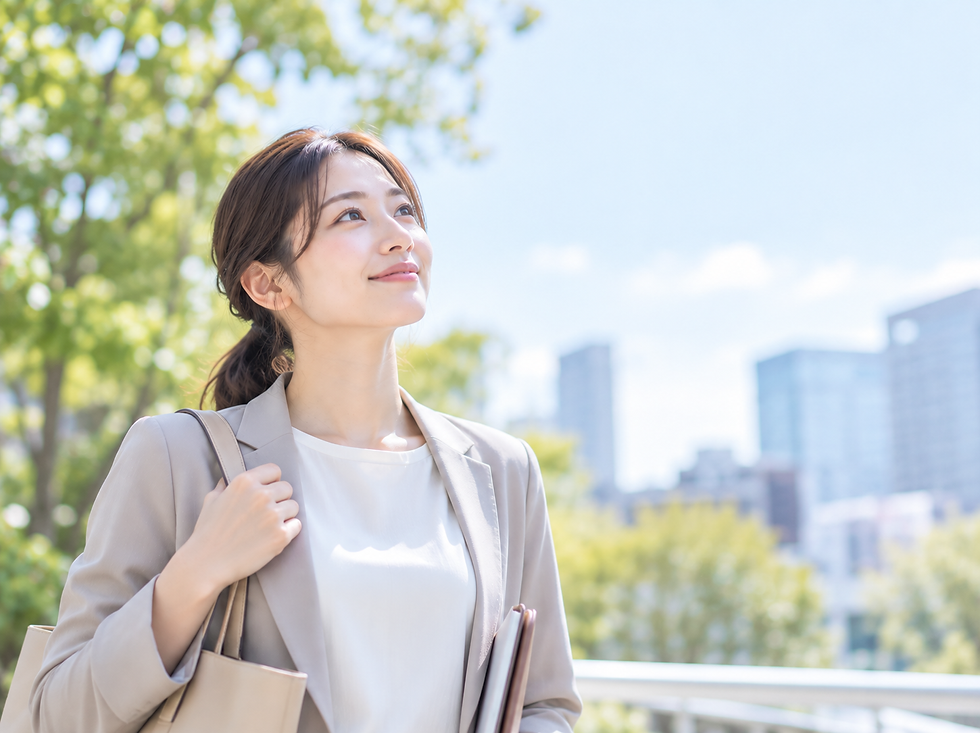 新しい働き方に向けて前向きに歩き出す女性