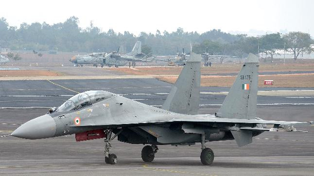 India Vs China: वायु सेना उड़ाएगी चीन की धज्जिया, वायुसेना चीफ ने किया लेह और श्रीनगर एयरबेस का दौरा.