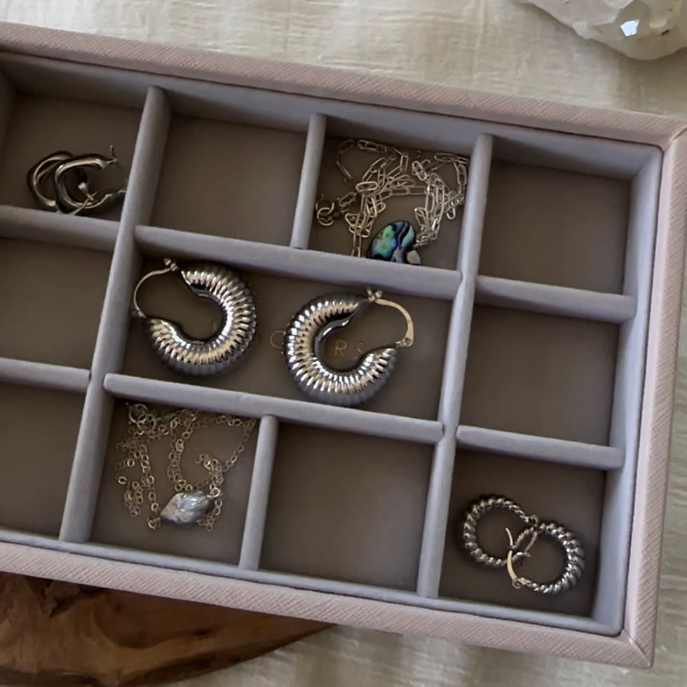 Thumbnail: Small Chubby Square Hoops