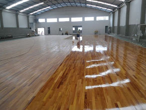 Raspagem Piso de Madeira e Aplicação de Sinteco, Cascolac, Bona, Skania