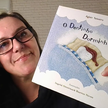 O nome do ilustrador vai na capa?