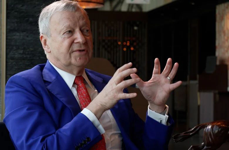 Stupidity has no boundaries, Winfried. Let’s not be naive.