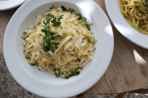 Salvatores Fettucine Alfredo
