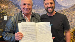 Luia Barbacovi recebe Ike Koetz para assinatura da Ata de transmissão do cargo de Prefeito em Exercício