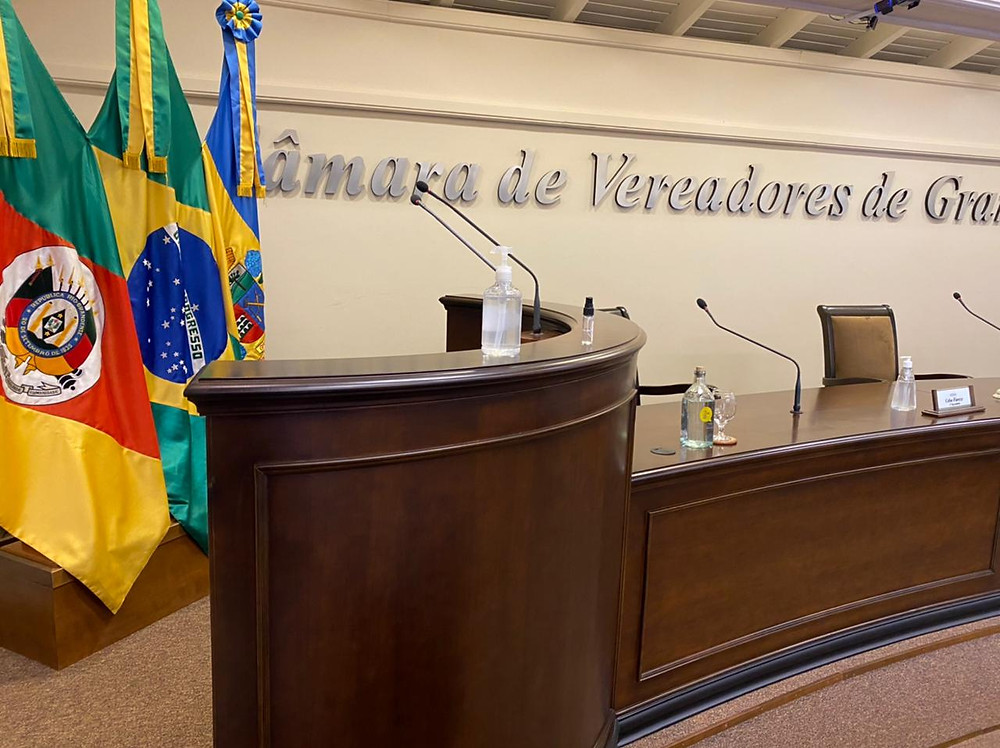 Com tempo regimental de sete minutos para falar, o inscrito poderá abordar demandas locais ou com repercussão em Gramado – não tratando de questões político partidárias, discriminatórias ou ofensivas.