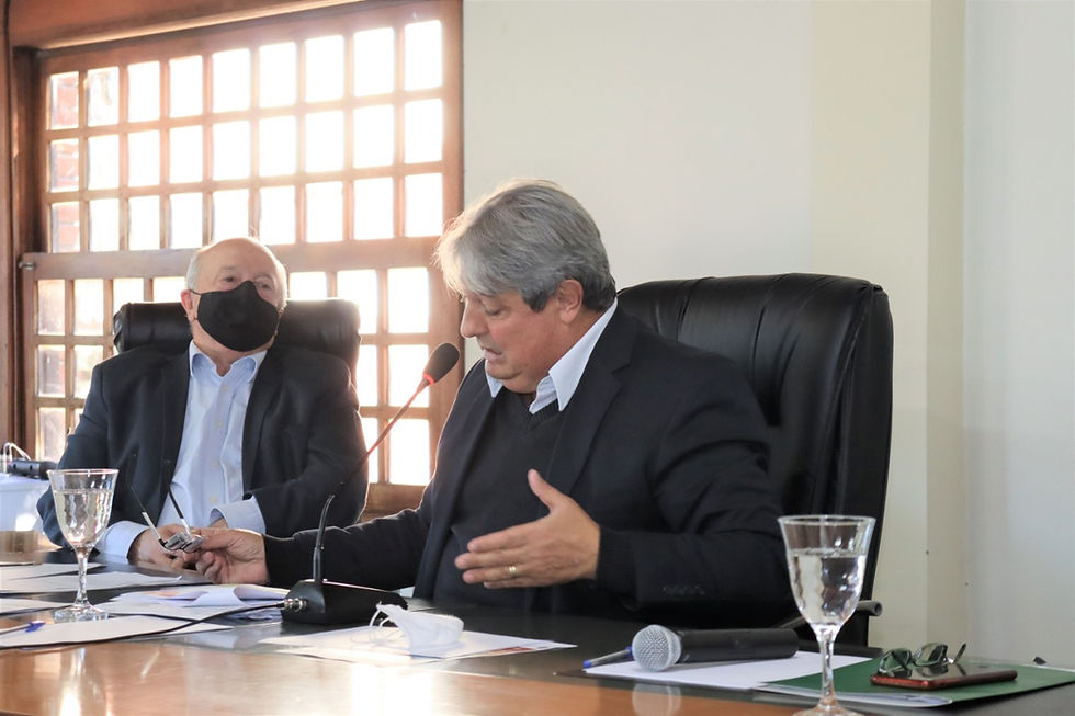 Nestor (D) e Luia (FOTO): “mais gestão e menos política”. Se isso realmente acontecer, Gramado vai estar no rumo certo, diz o editor do Cidade de Gramado Online, Voltencir Fleck.