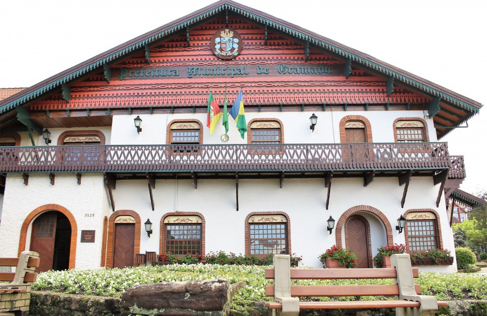 Serviços públicos do município como nas escolas de ensino fundamental, educação infantil e unidades de atendimento da Secretaria da Saúde não funcionarão.