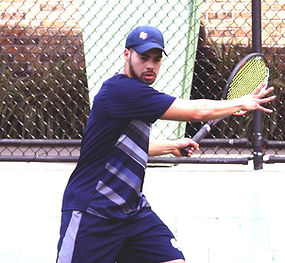 Gabriel Mendez hitting.JPG