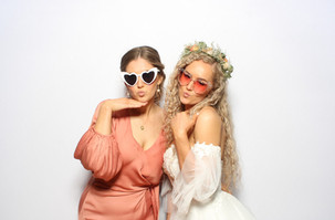 COVID-19 SAFE PHOTOBOOTHS