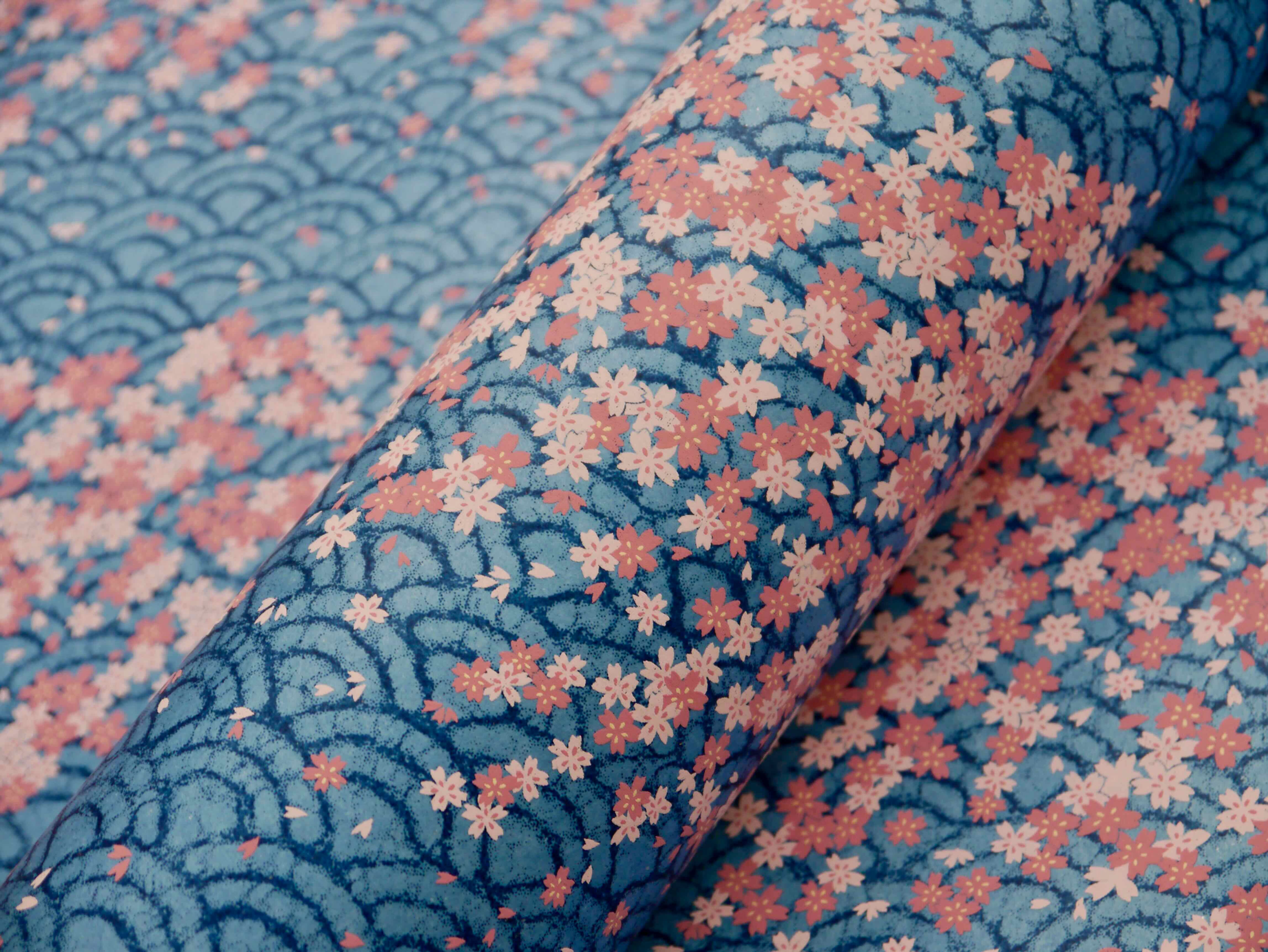 Sakura sur vagues bleues