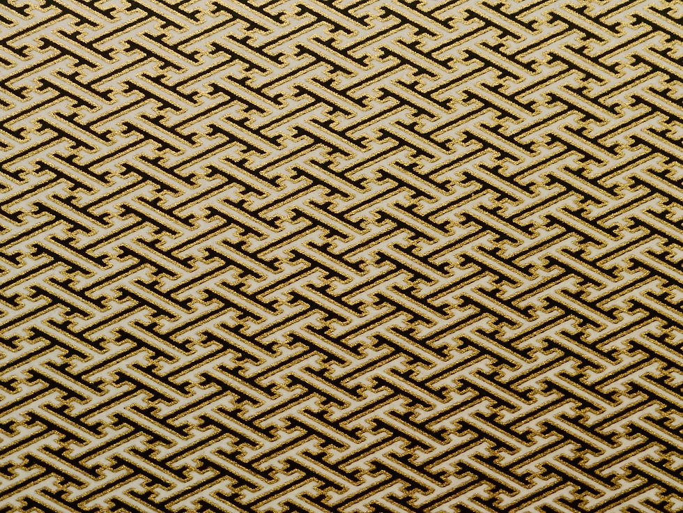 Thumbnail: Saya - black / white