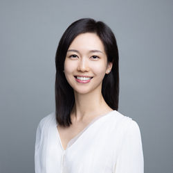 Profile Pic-Headshot-CV相-Linkedin Photo 灰色底女士專業照
