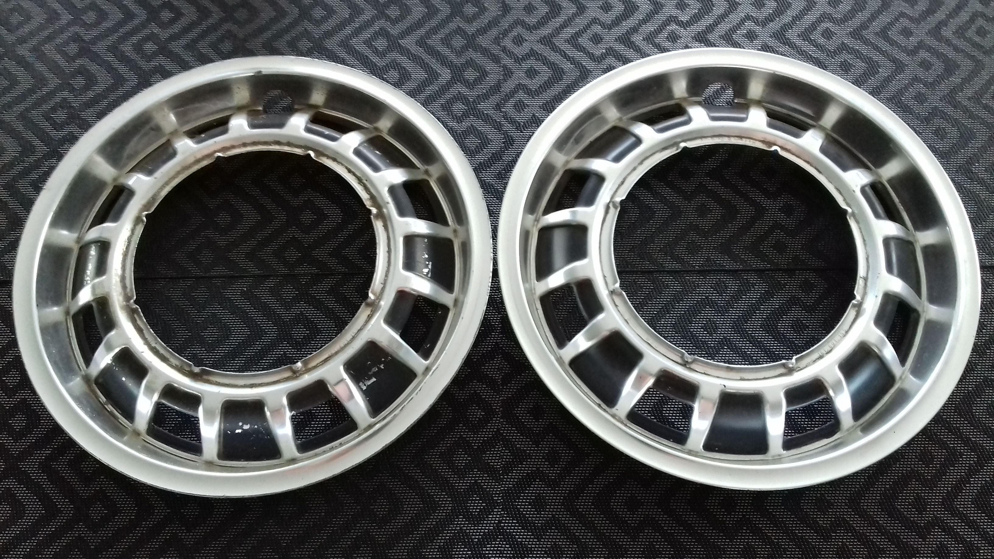 Couronnes d'enjoliveurs pour VOLKSWAGEN JETTA 1