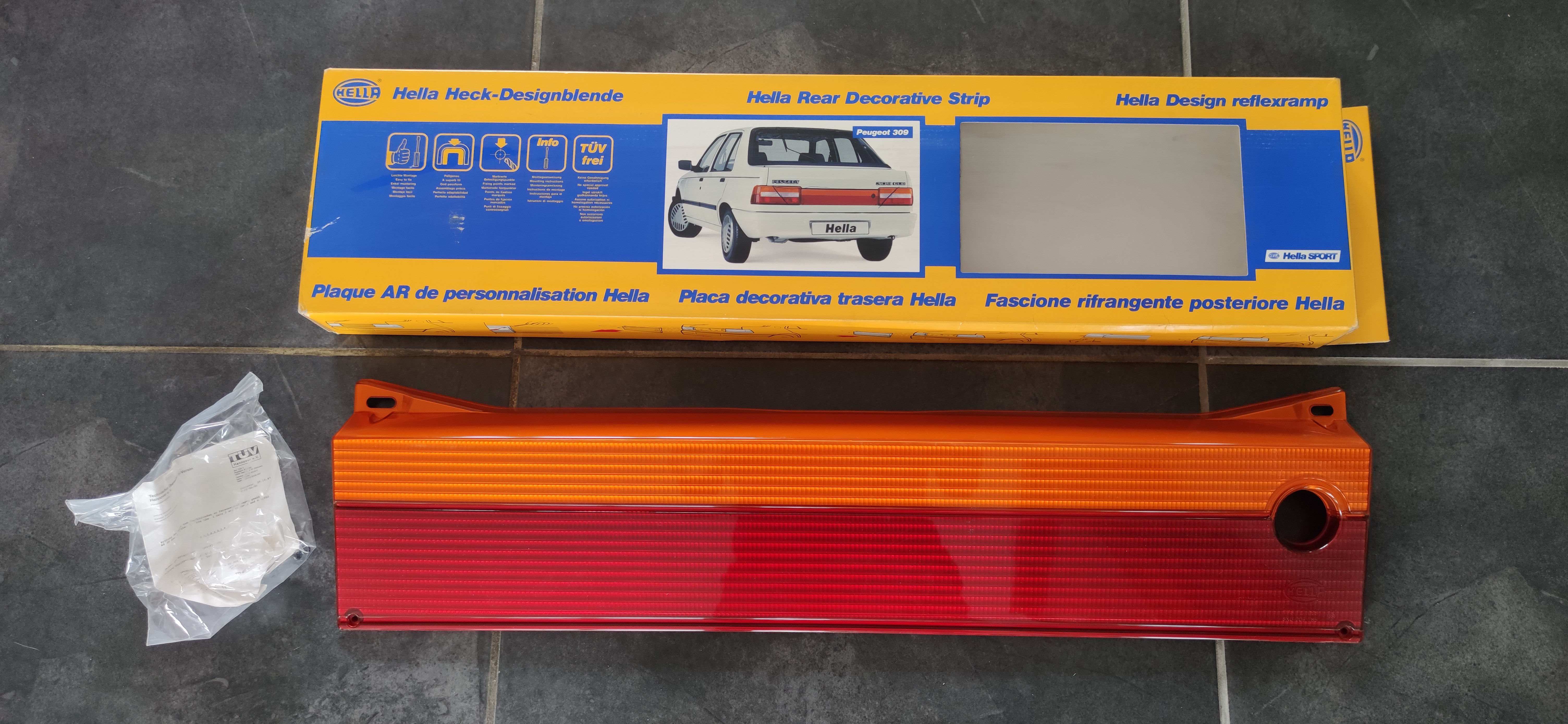 Plaque décorative neuve HELLA pour PEUGEOT 309 série 1 .