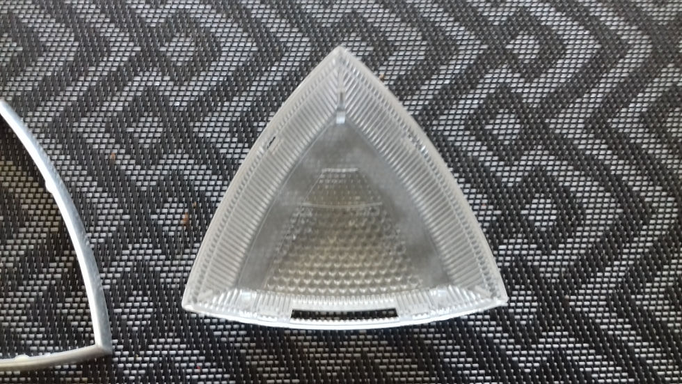 Miniature : Cabochon de plafonnier neuf RENAULT 16