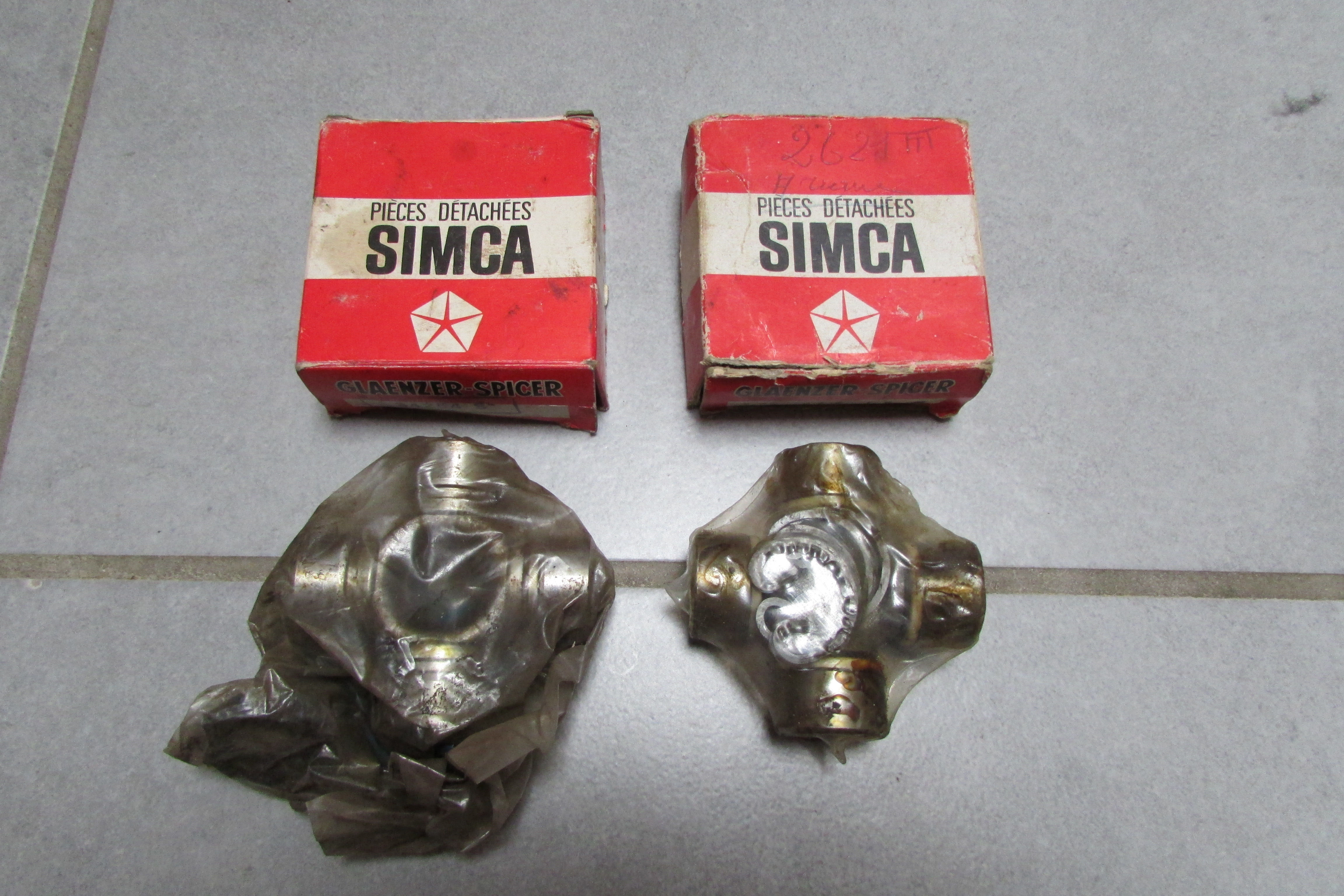 Croisillons de cardan neufs simca 1100 premières séries .