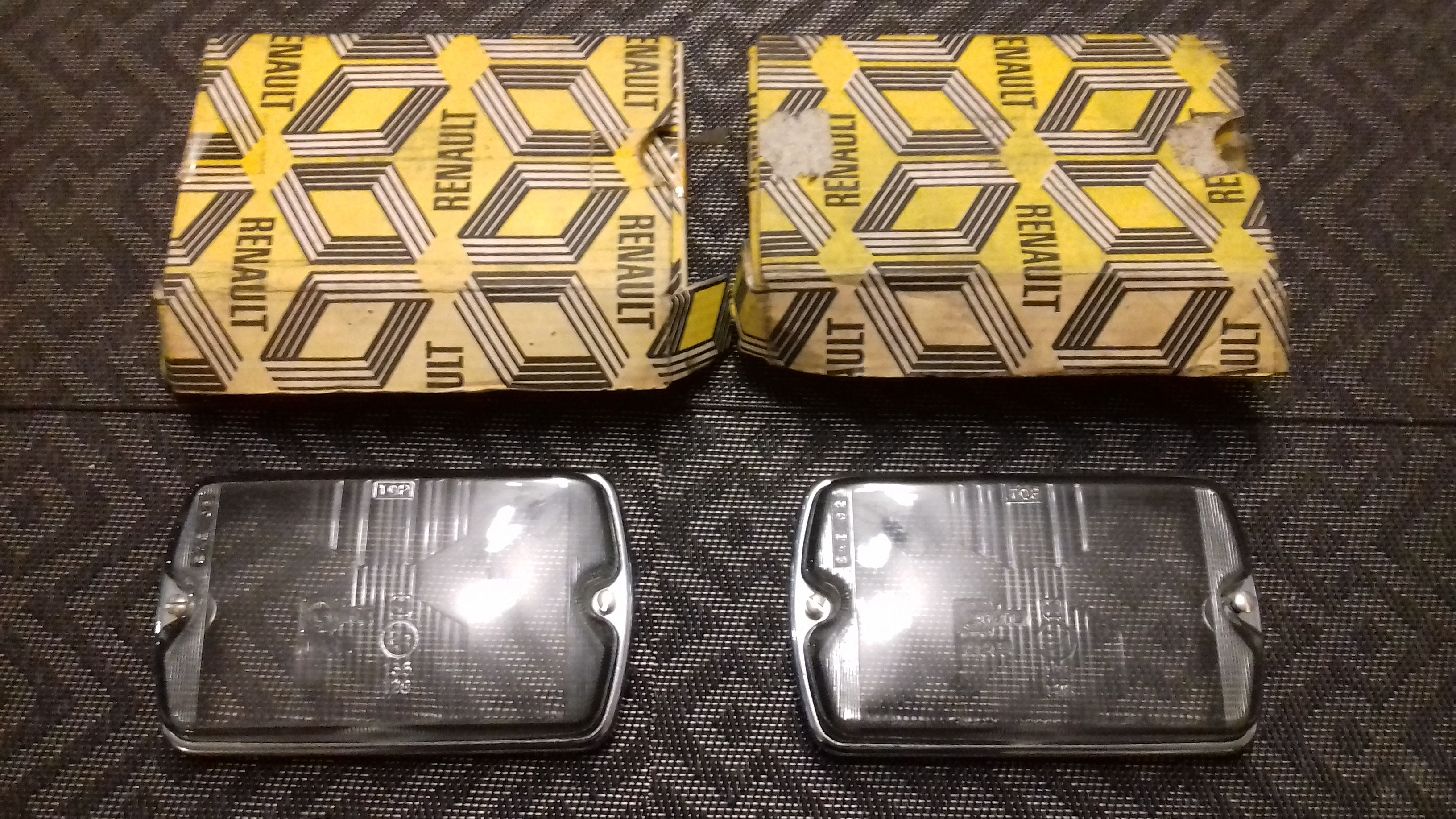 Paire de verres de phares longue portée CIBIE neufs RENAULT 12 /R 16