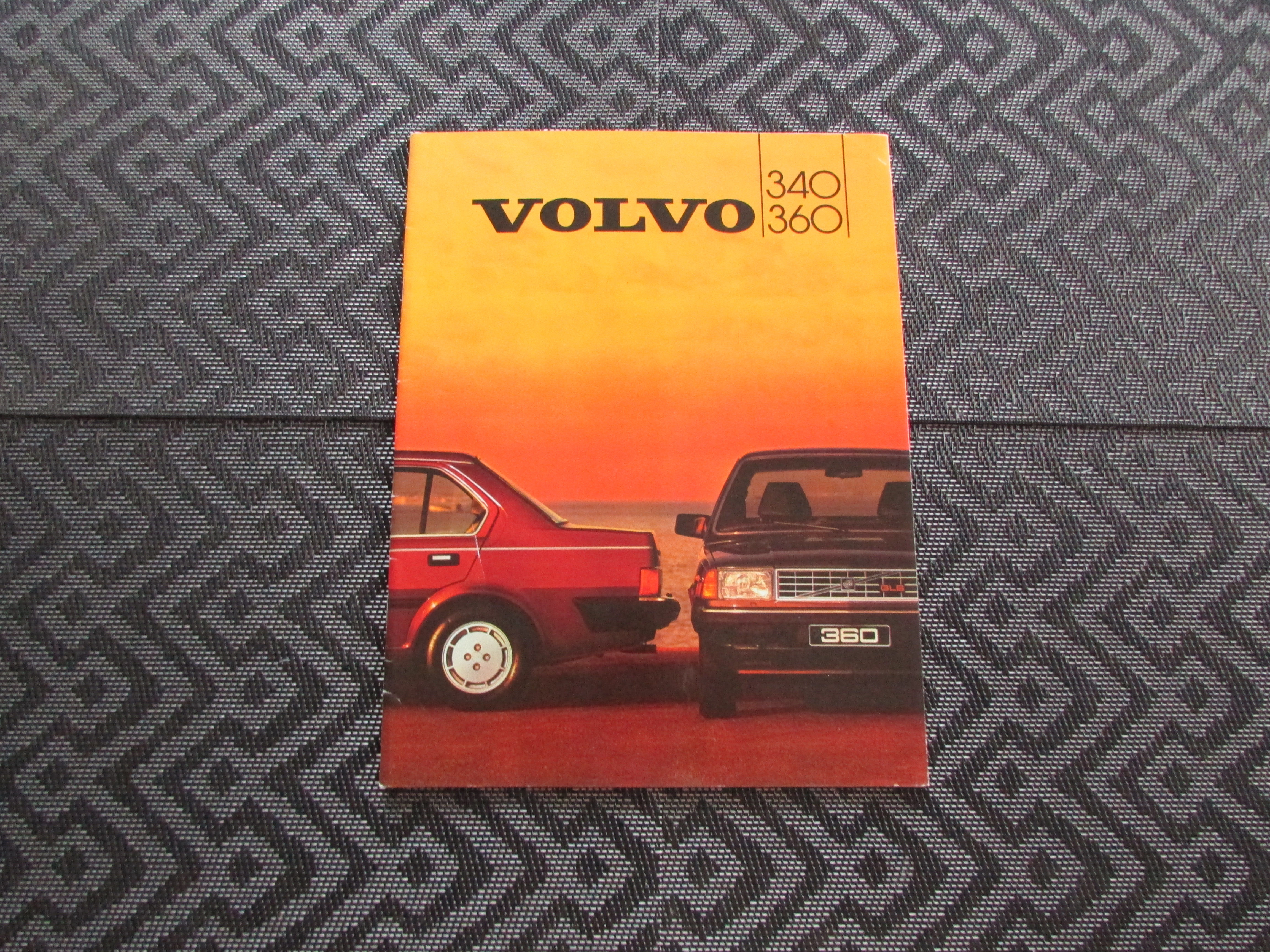 Catalogue VOLVO série 340 - 360  02/1984  .