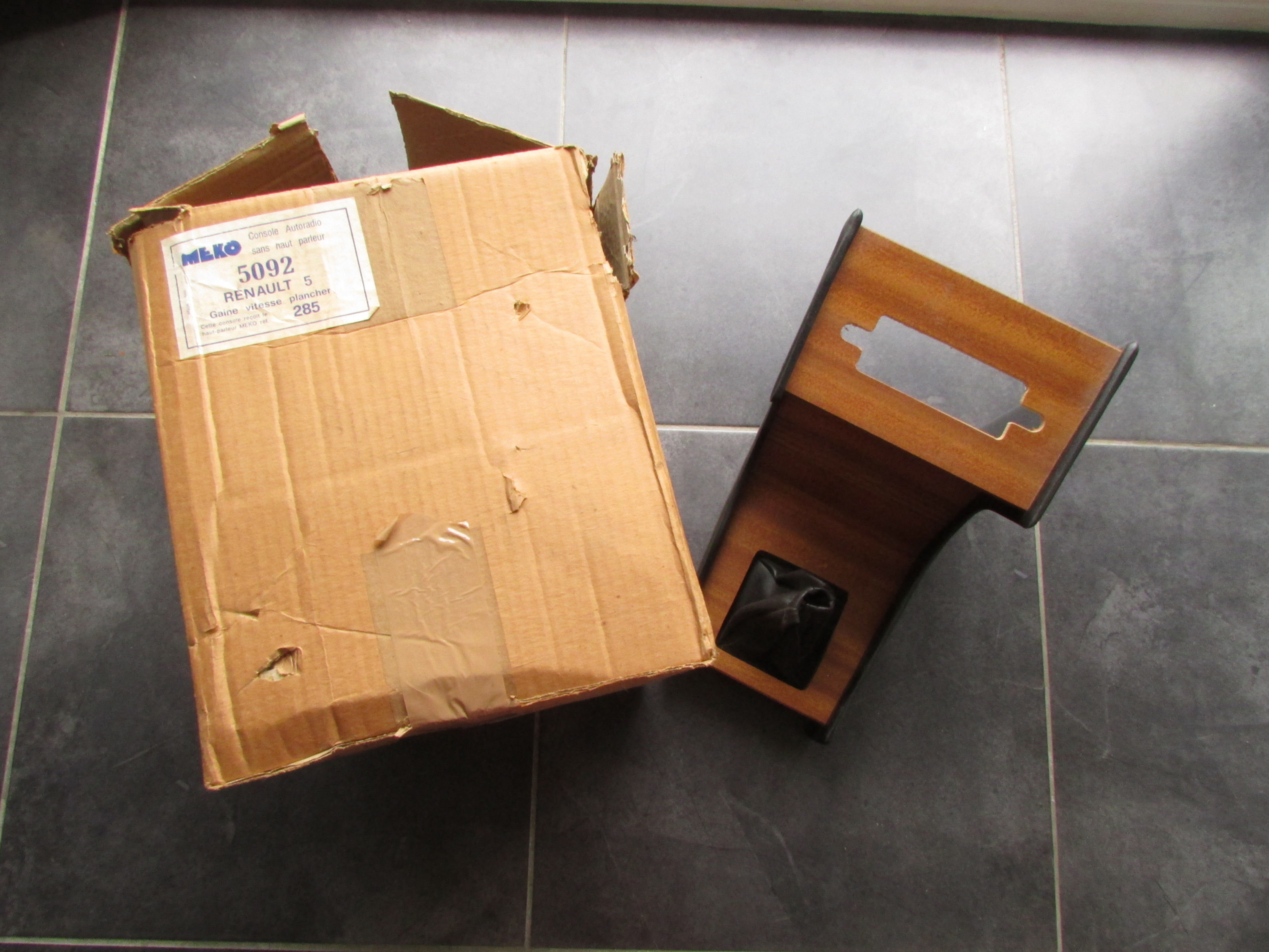 Console centrale accessoire neuve RENAULT 5 avec levier de vitesses au plancher