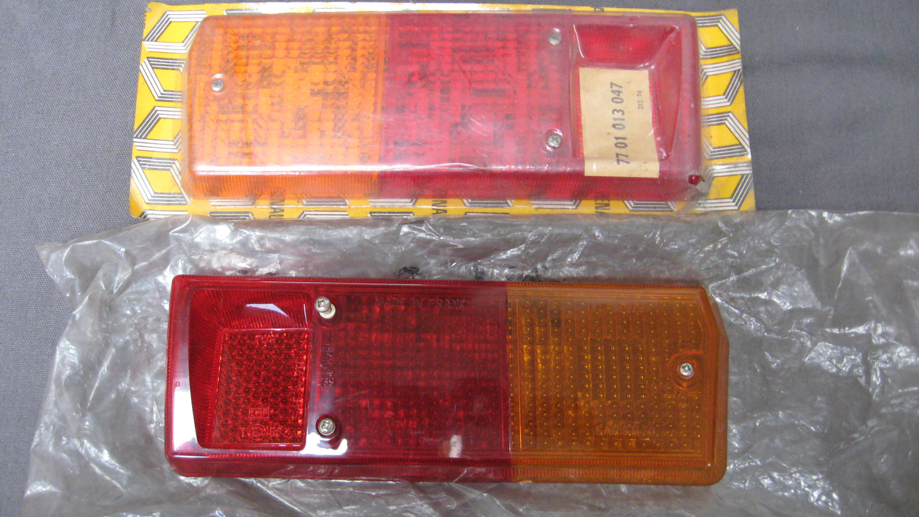 Cabochons arrière neufs renault 12 / alpine A310 série 1 .