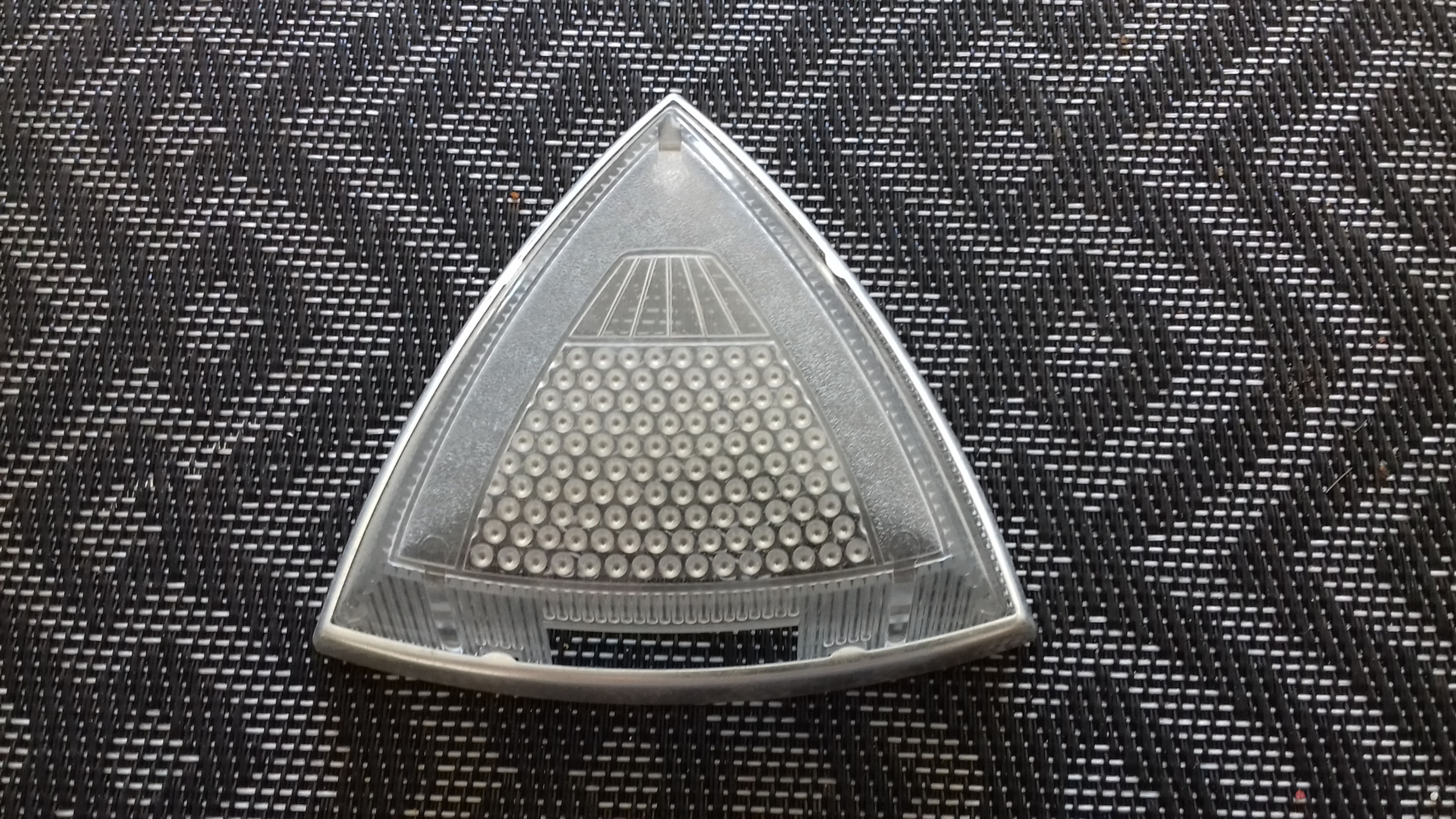 Cabochon de plafonnier neuf RENAULT 16