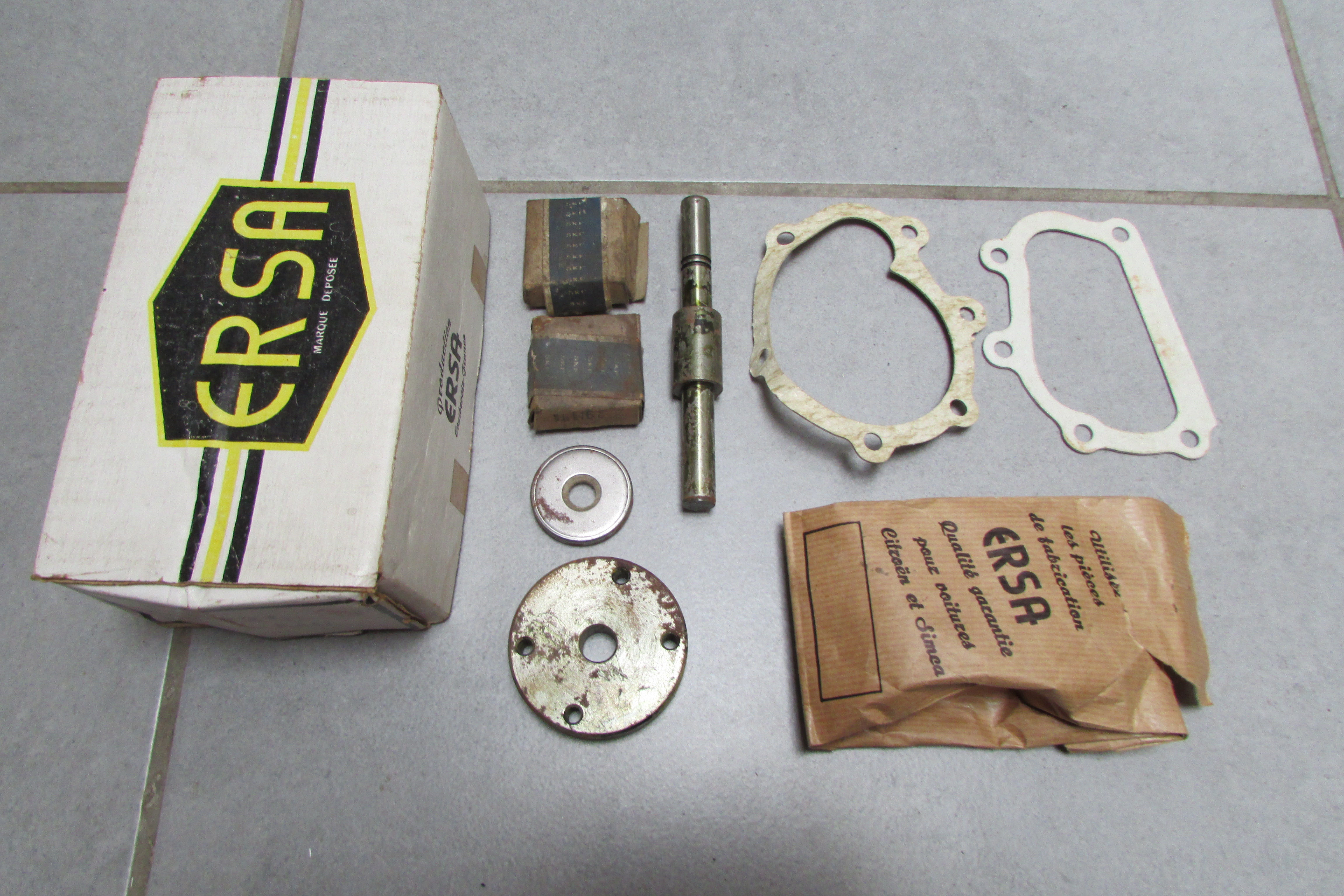 Kit réparation pompe à eau simca 1300 / 1301 / 1500 / 1501 / aronde / ariane ) .