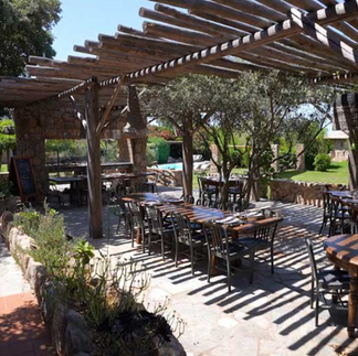 Table corse dans les jardins