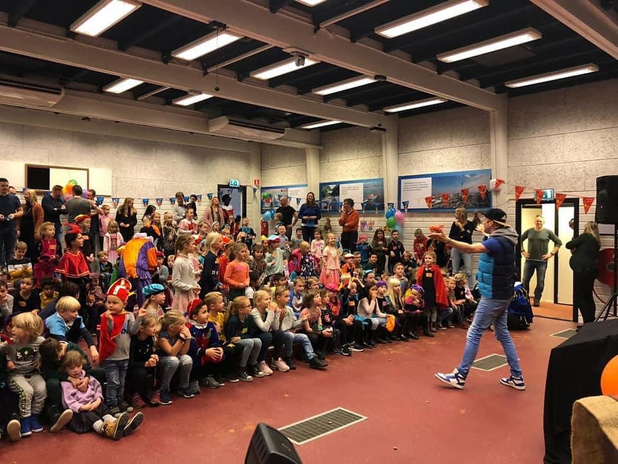 SINT.jpeg