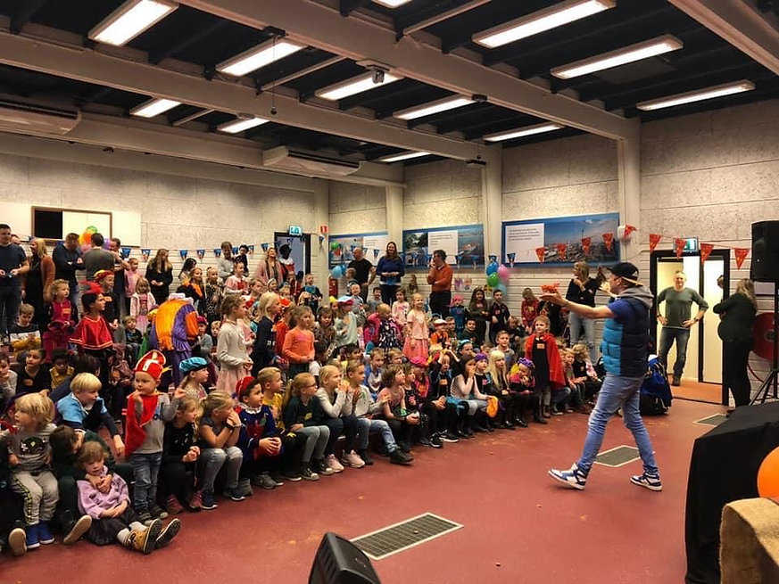 SINT.jpeg