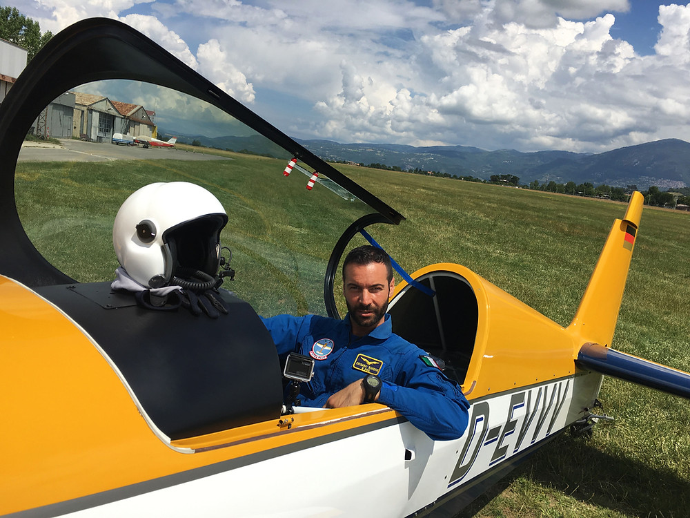 Simone Crisarà, pilota acrobatico