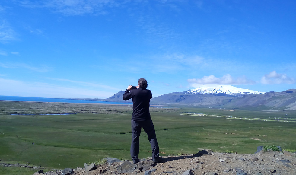 Arturo Larena.Lugar: Islandia