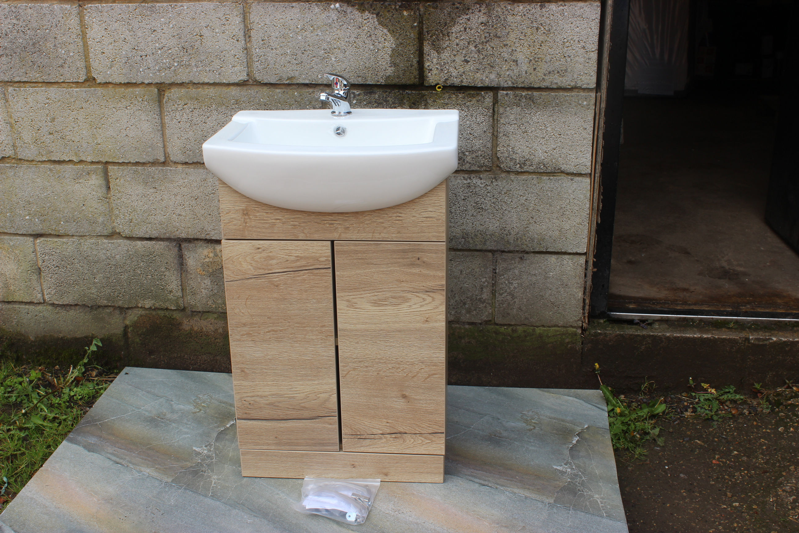Semi Recessed 2 Door Vanity Unit Halifax Oak Inc Sink Tap & Waste