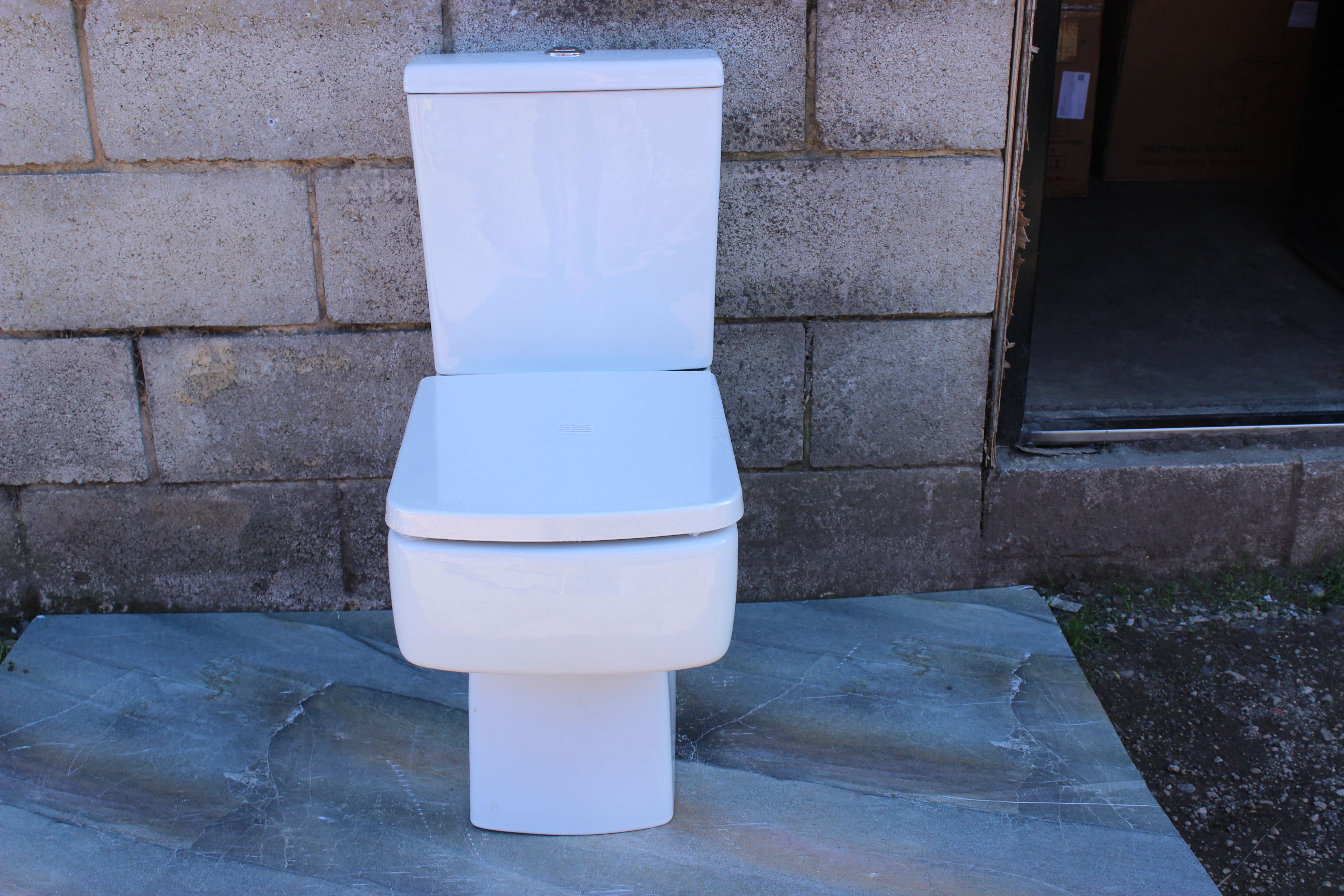 White Square Shaped Close Coupled Toilet Soft Close Seat
