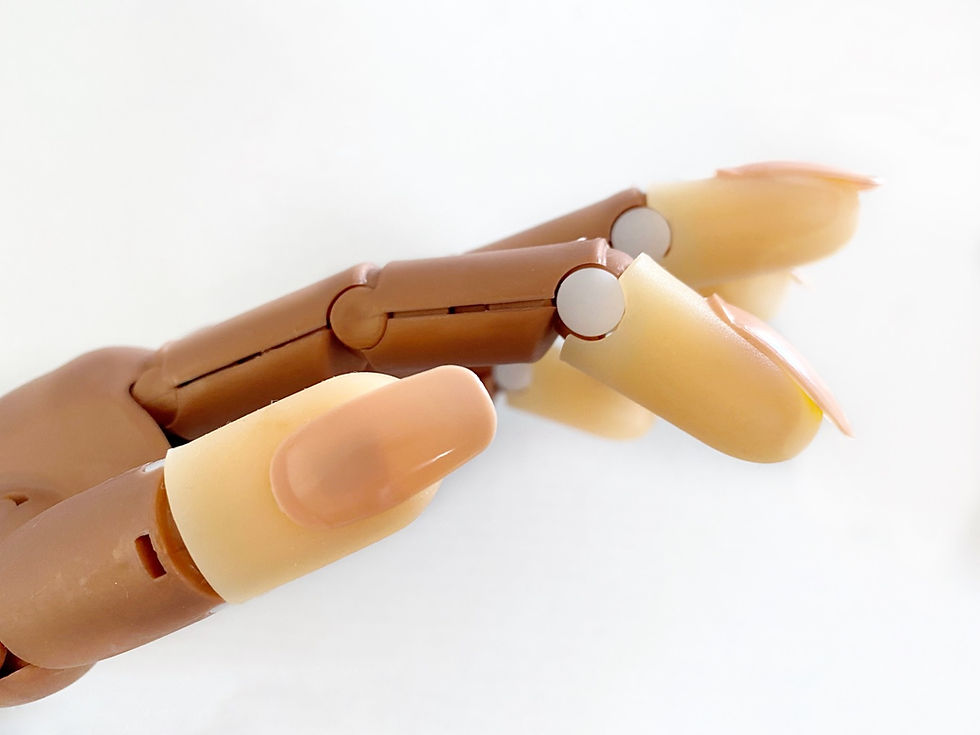Miniature : Nail Trainer Main d’entrainement
